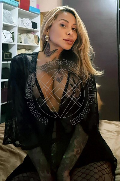 Foto 12 di Alessandra Toledo Pornostar transescort Marina Di Montemarciano
