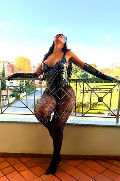 Foto 18 di Thayys Castro transescort Verona
