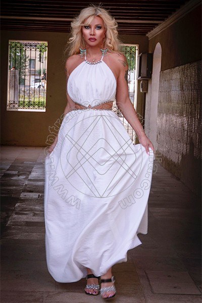 Foto 4 di Larissa Meneghel transescort Belluno