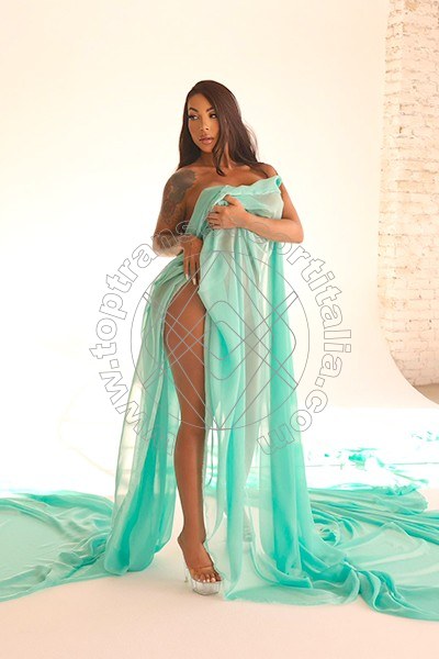 Foto 4 di Alícia Lins transescort Milano