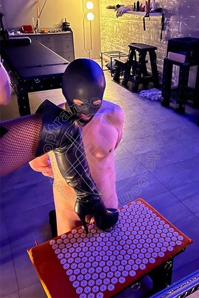 Foto hot 3 di Paola Bello transescort Como