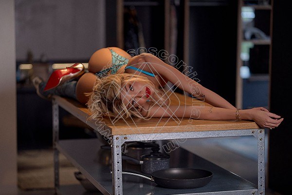 Foto 9 di Rebecca Ferraz Pornostar transescort Roma