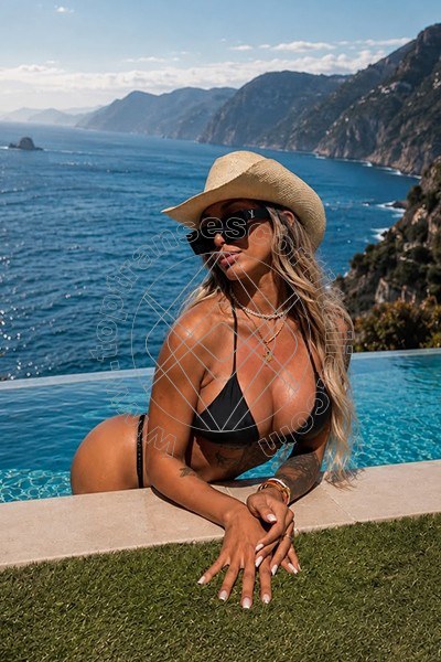 Foto 10 di Arianna Ferrari Pornostar transescort Napoli