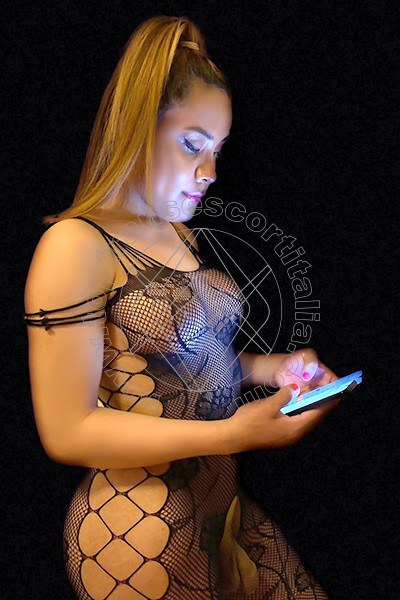 Foto 16 di Valentina Diamantes transescort Milano