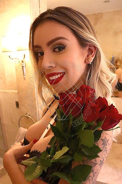 Foto 60 di Pornostar Riane Mello transescort Roma