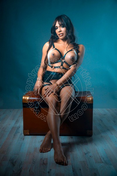 Foto 4 di Dayanah transescort Enna