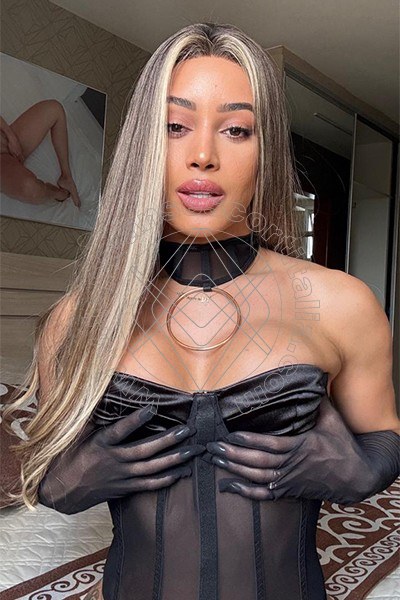 Foto 17 di Iris Araujo transescort Cagliari
