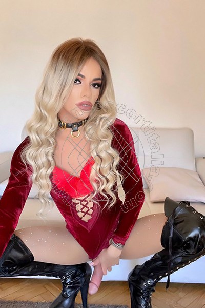 Foto hot 18 di Rafaella Menicucci Xxl transescort Napoli