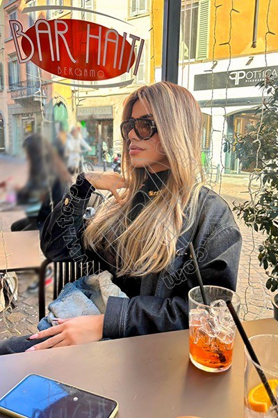 Foto 160 di Rafaella Menicucci Xxl transescort Milano