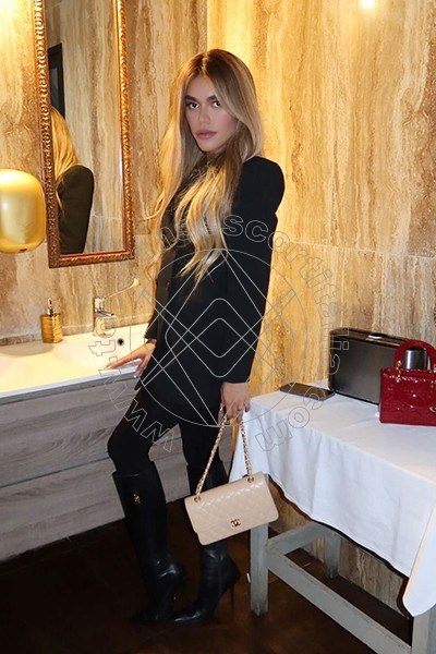 Foto 35 di Rafaella Menicucci Xxl transescort Milano