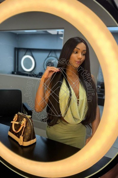 Foto 110 di Karina Rios Pornostar transescort Como