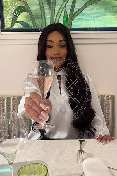 Foto 37 di Karina Rios Pornostar transescort Como