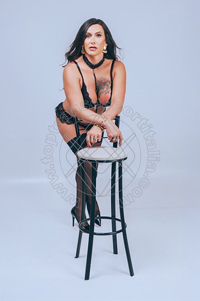 Foto 4 di Leticia Stefen transescort Milano