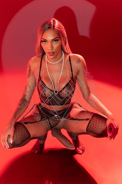 Foto hot 4 di Barbie Black transescort Milano