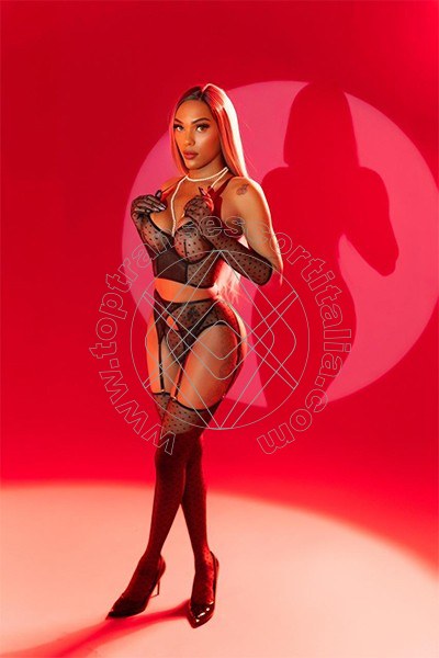 Foto 11 di Barbie Black transescort Milano