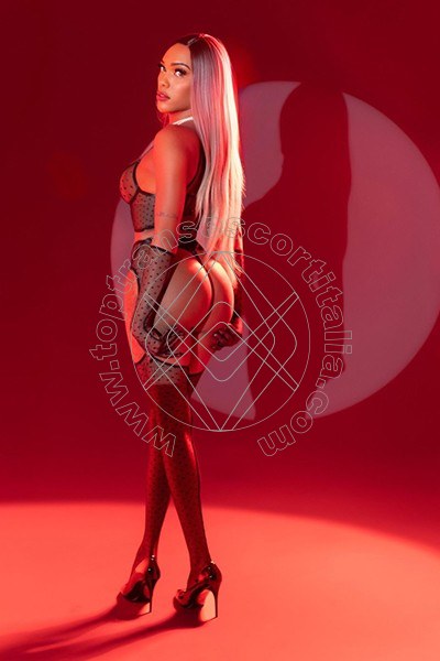Foto 13 di Barbie Black transescort Milano