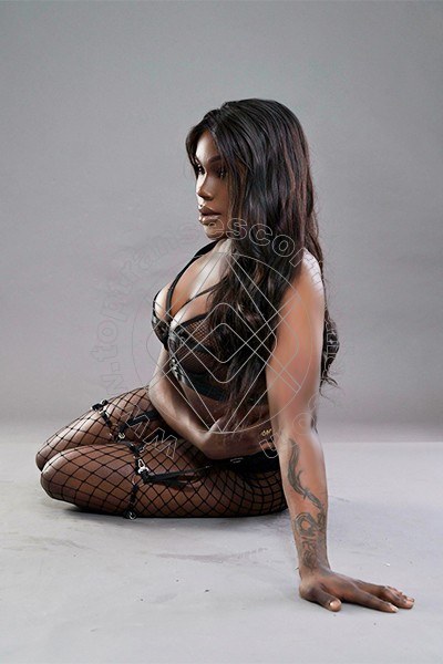 Foto 9 di Nimat transescort Roma