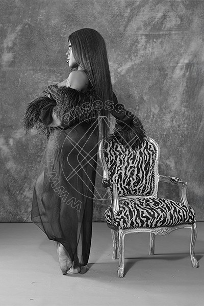 Foto 15 di Nimat transescort Roma