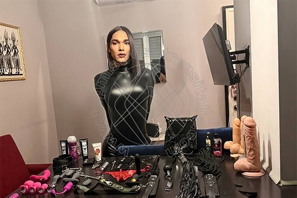 Foto 2 di Bella Dominatrix transescort Milano