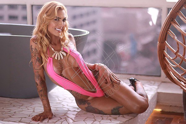 Foto 23 di Patrizia Lucchese transescort Milano