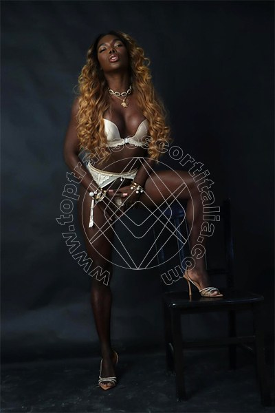 Foto 16 di Safira Sant'z transescort Milano