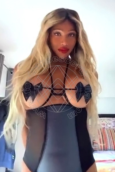Foto 2 di Adriana transescort Napoli