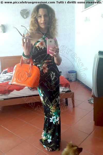 Foto selfie 10 di Priscilla Beckham transescort Alessandria