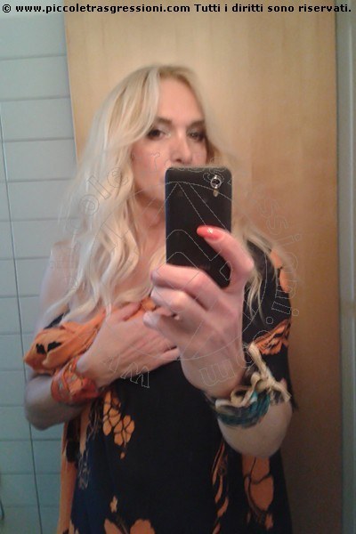Foto selfie di Eva Rossi transescort Nicosia