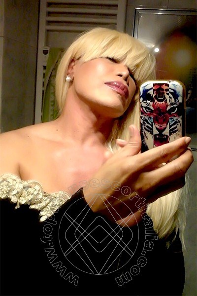 Foto selfie 913 di Nicole Vip Venturiny transescort Milano