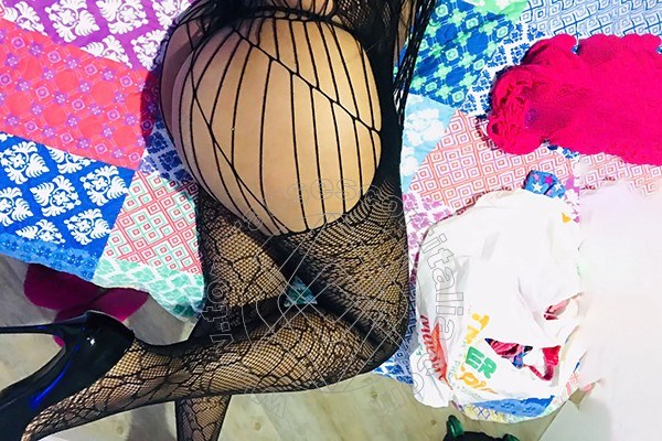 Foto selfie 16 di Mikaella Pimentell Pornostar transescort Roma