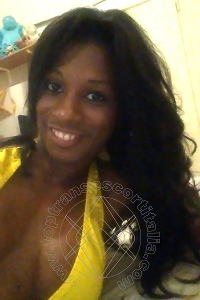 Foto selfie 16 di Graicy Ohara Pornostar transescort Colonnella