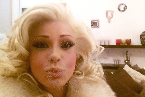 Foto selfie 4 di Cinzia Pornostar transescort Crotone