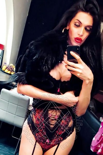 Foto selfie 22 di Raphaella Ferrari Pornostar transescort Biella