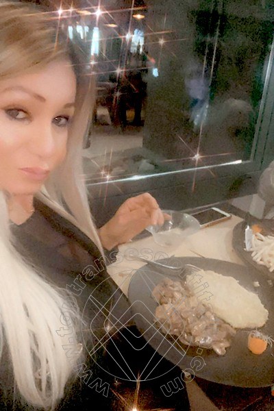 Foto selfie 400 di Pamy La Diva Stellare transescort Losanna