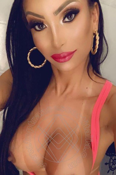 Foto selfie 3 di Brunet transescort Alba Adriatica