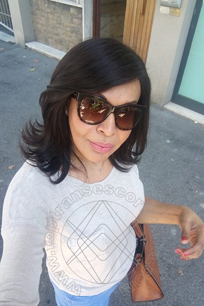 Foto selfie 123 di Tainá Oliveira transescort Prato