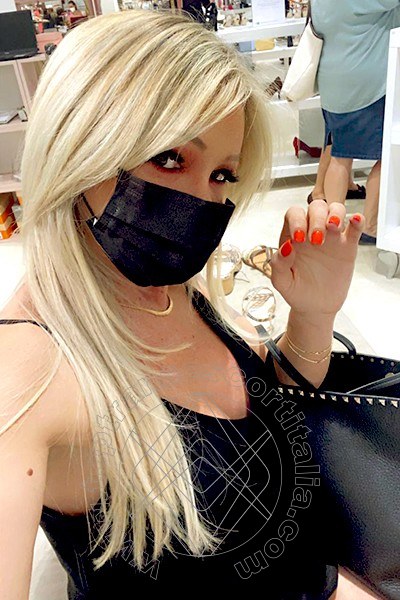 Foto selfie 314 di Pamy La Diva Stellare transescort Losanna