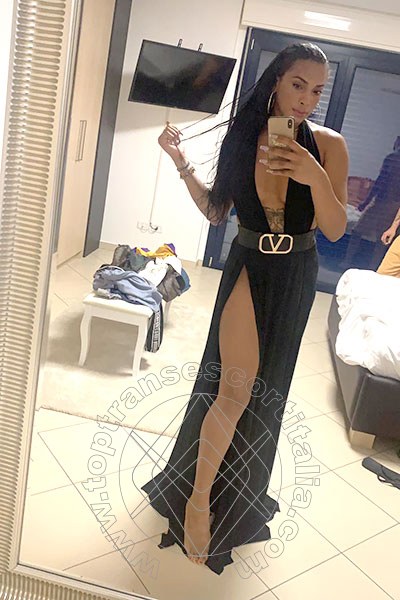 Foto selfie 37 di Arianna Ferrari Pornostar transescort Napoli
