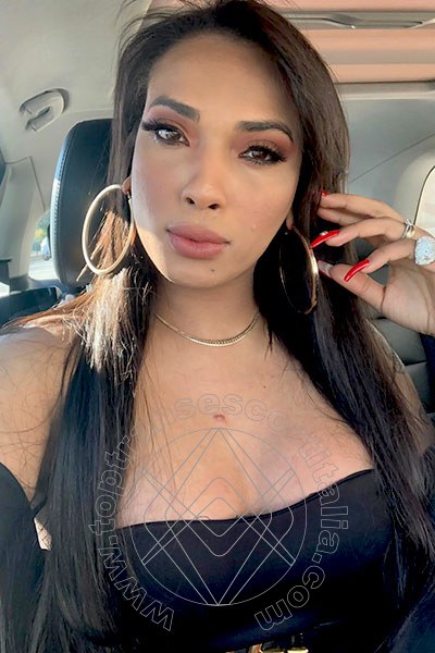 Foto selfie 36 di Arianna Ferrari Pornostar transescort Napoli