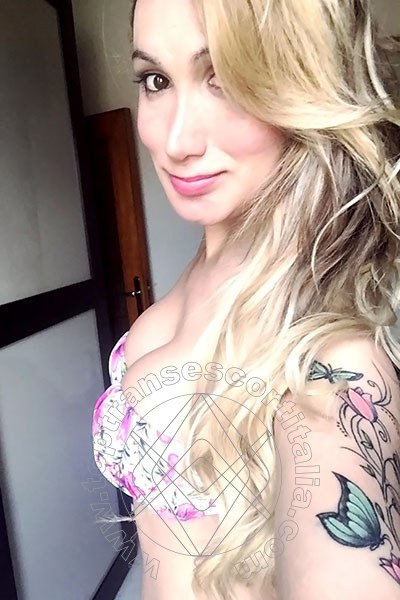 Foto selfie 84 di Raphaela Martins Pornostar transescort Albisola Superiore