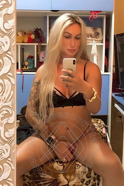 Foto selfie 74 di Raphaela Martins Pornostar transescort Albisola Superiore