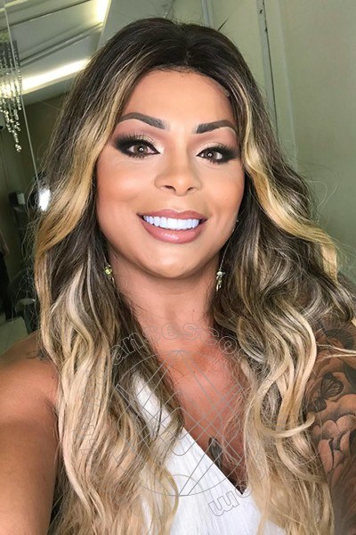 Foto selfie 33 di Thayla Santos Pornostar transescort Milano