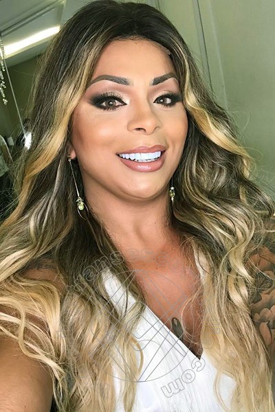 Foto selfie 32 di Thayla Santos Pornostar transescort Milano
