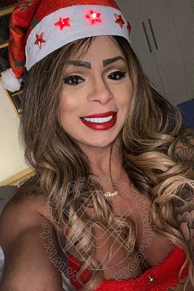 Foto selfie 19 di Thayla Santos Pornostar transescort Milano