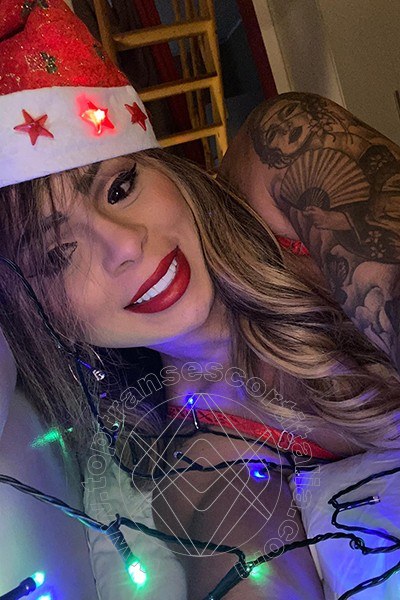 Foto selfie 18 di Thayla Santos Pornostar transescort Milano