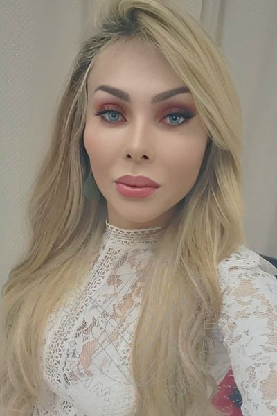 Foto selfie 13 di Chrystal Medeiros Pornostar transescort Pescara