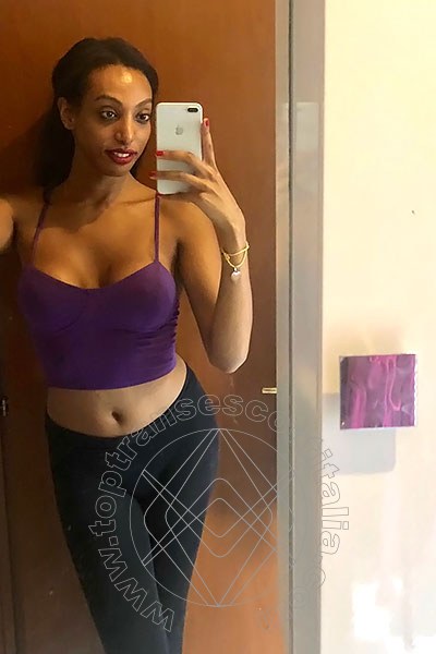 Foto selfie 47 di Naomi Closed transescort Milano