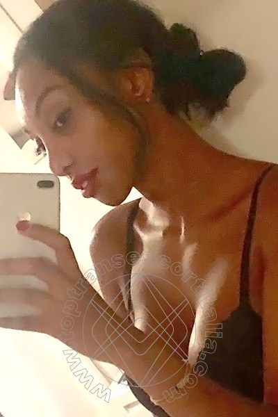 Foto selfie 45 di Naomi Closed transescort Milano