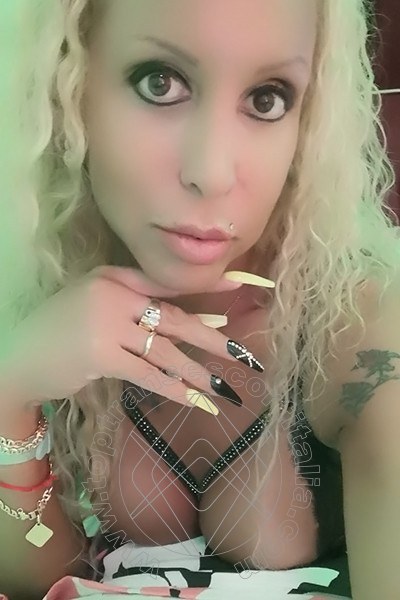 Foto selfie 17 di Barby Piel Morena Latina transescort Hannover