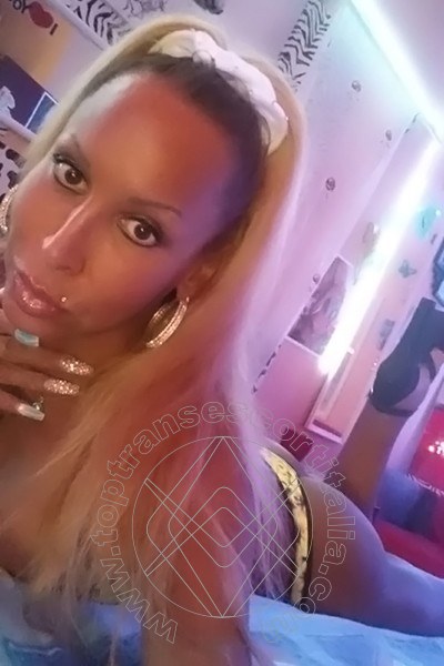 Foto selfie 13 di Barby Piel Morena Latina transescort Hannover